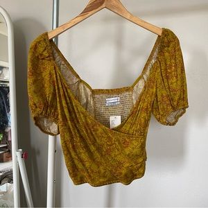 NWT Urban Outfitters Floral Wrap Puff Sleeve Crop Top